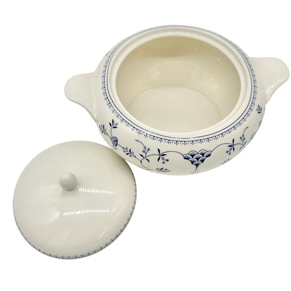 Churchill Serving Bowl with Lid 8 inch Diameter White Blue Floral Design England - Picture 2 of 12